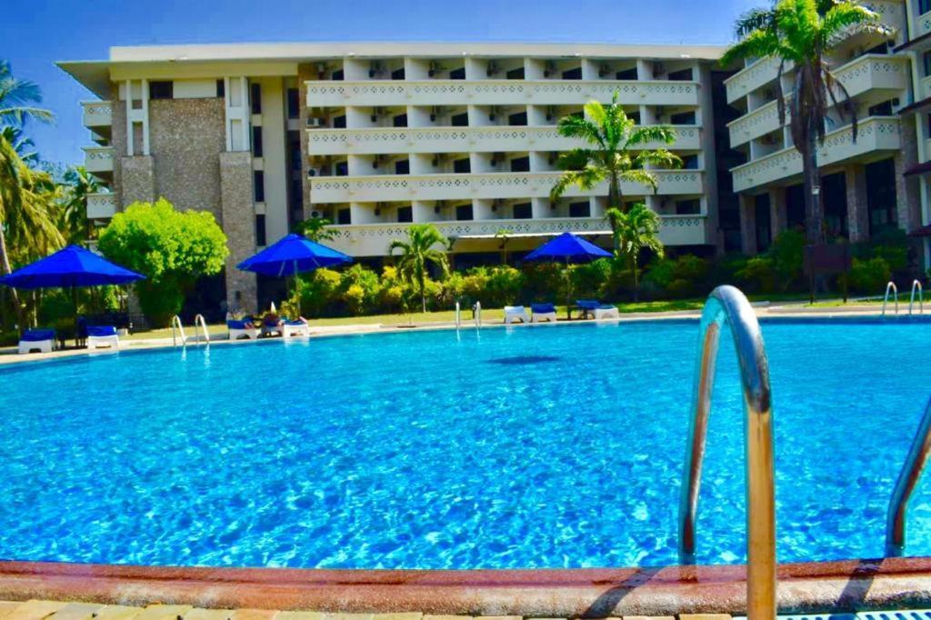 Mombasa Continental Resort Exterior foto